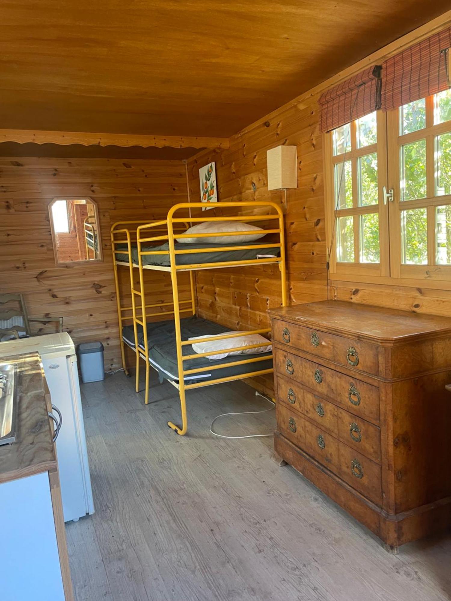 La Roulotte Chez Camille Parque de Campismo Veynes